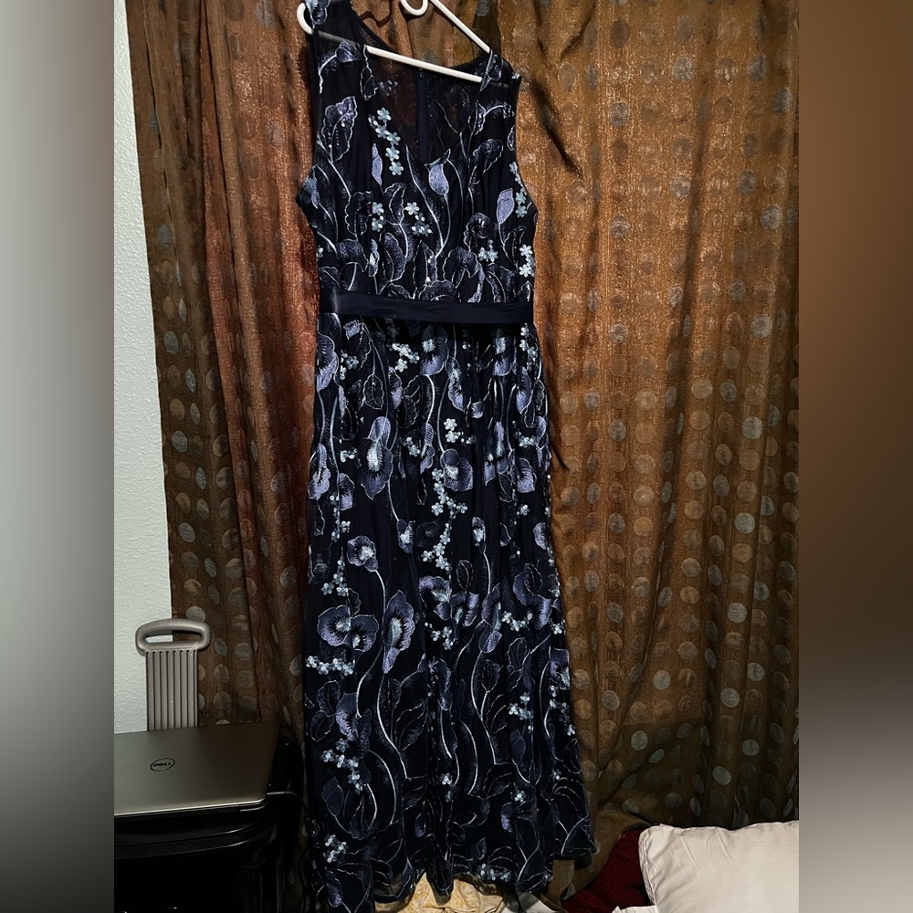Beautiful Dark Blue formal gown size 20
